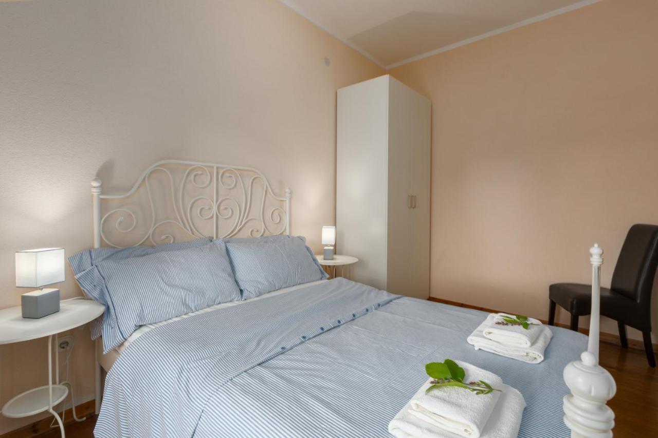 Apartments Zomzi โปเรช ภายนอก รูปภาพ