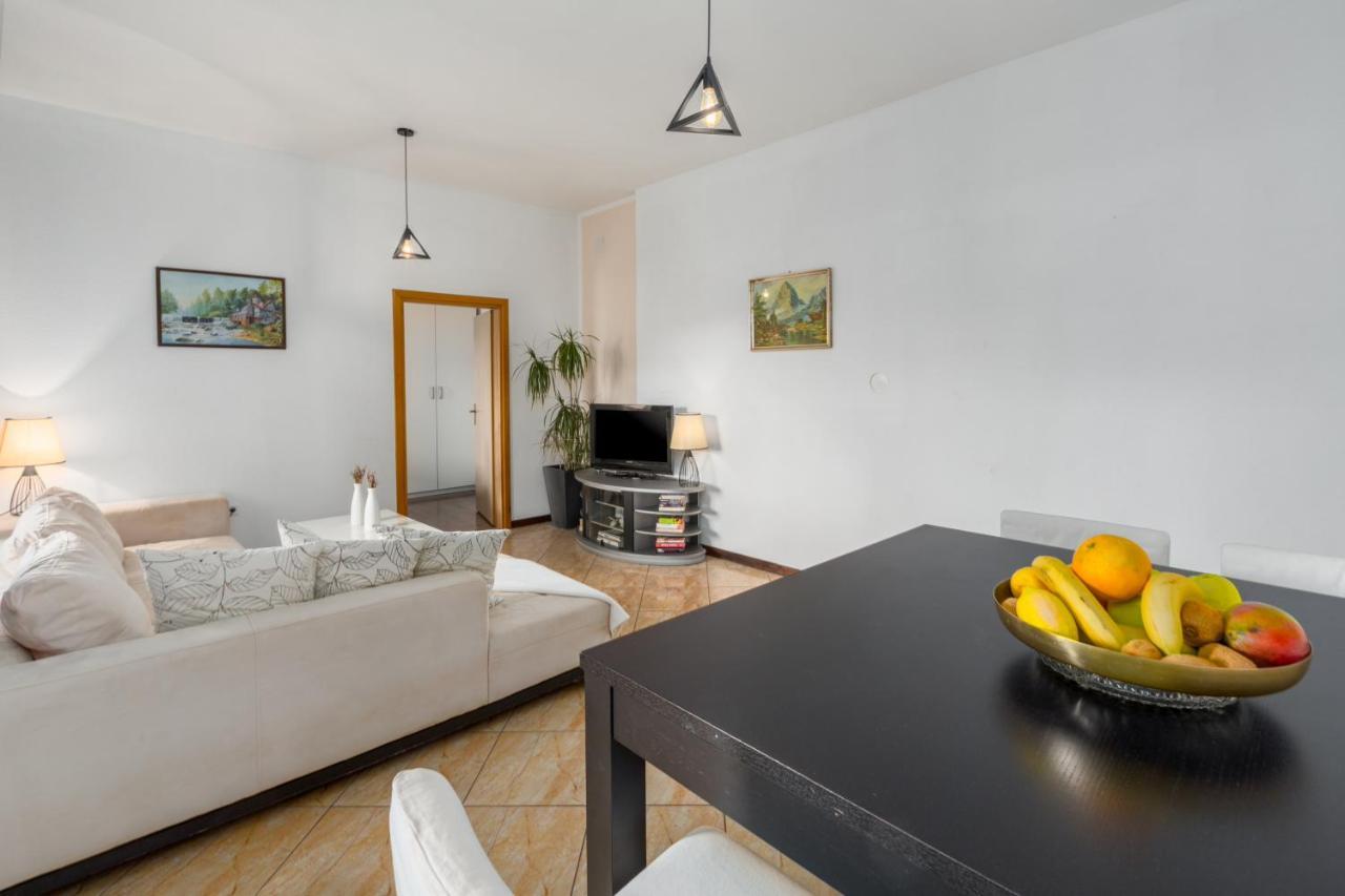 Apartments Zomzi โปเรช ภายนอก รูปภาพ
