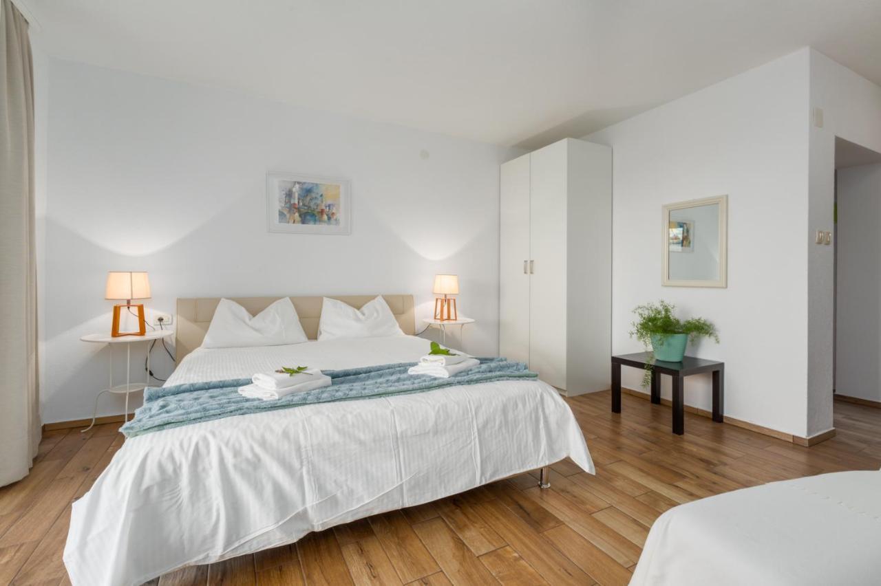 Apartments Zomzi โปเรช ภายนอก รูปภาพ