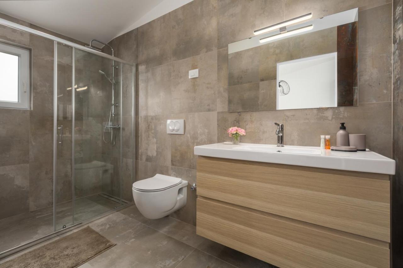Apartments Zomzi โปเรช ภายนอก รูปภาพ