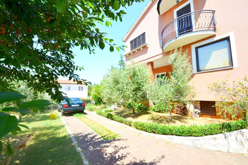 Apartments Zomzi โปเรช ภายนอก รูปภาพ
